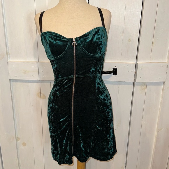 Urban Outfitters Bustier Green Velvet Dress - Picture 1 of 3